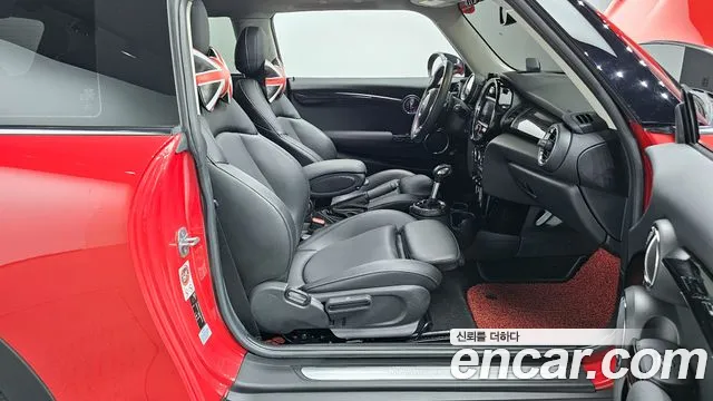 Mini Cooper 2018 — фото 10