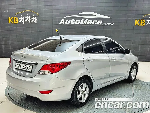 Hyundai Accent 2011 — фото 5