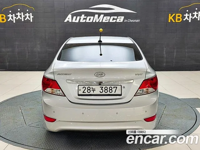 Hyundai Accent 2011 — фото 7