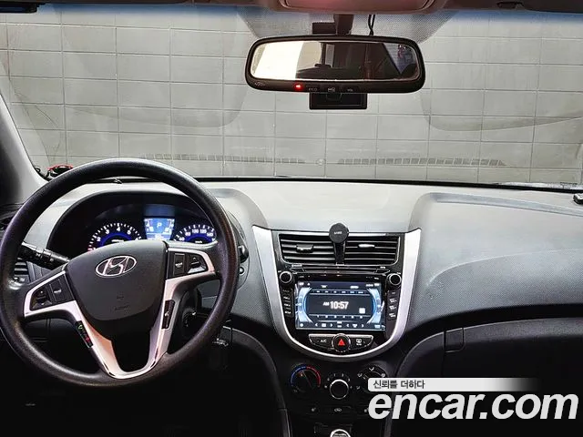 Hyundai Accent 2011 — фото 10