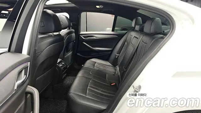 BMW 5-Series 2018 — фото 12