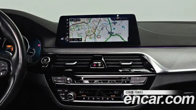 BMW 5-Series 2018 — фото 14