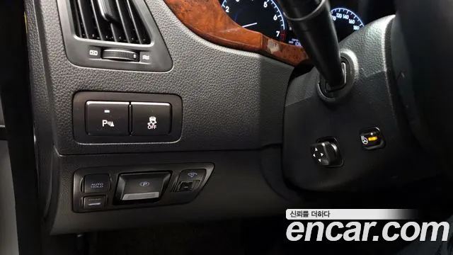 Hyundai Equus 2012 — фото 17