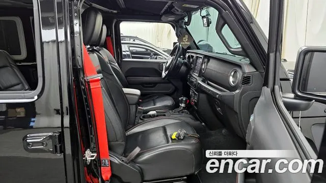 Jeep Wrangler 2020 — фото 11