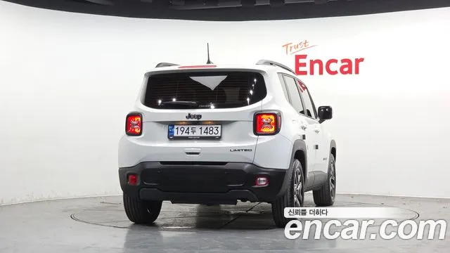 Jeep Renegade 2022 — фото 4