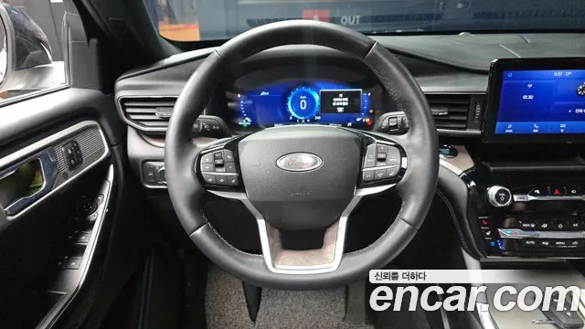 Ford Explorer 2022 — фото 13