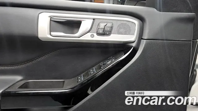 Ford Explorer 2022 — фото 17