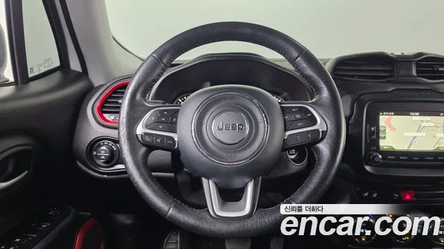 Jeep Renegade 2017 — фото 16