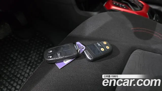 Jeep Renegade 2017 — фото 19