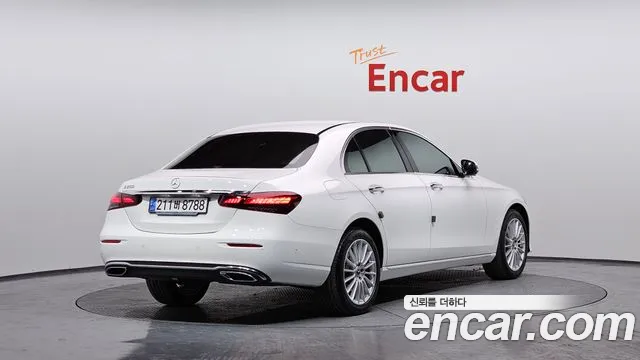 Mercedes-Benz E-Class 2023 — фото 2