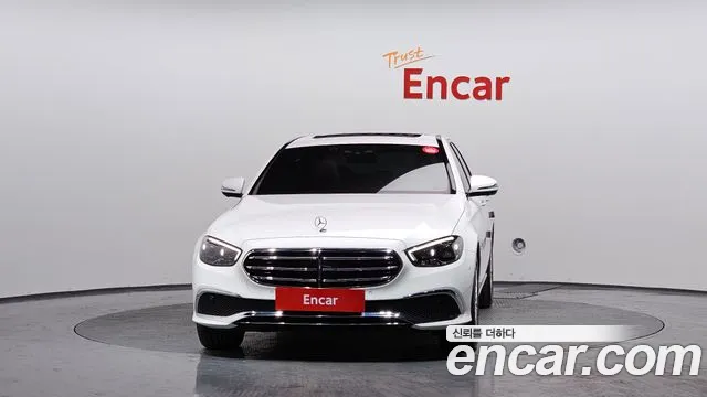 Mercedes-Benz E-Class 2023 — фото 3