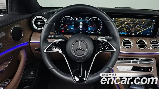 Mercedes-Benz E-Class 2023 — фото 13