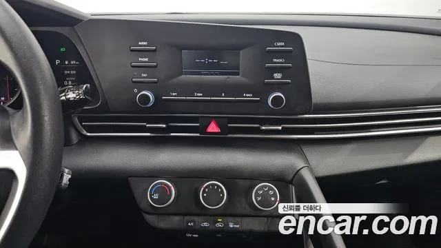 Hyundai AVANTE 2021 — фото 15