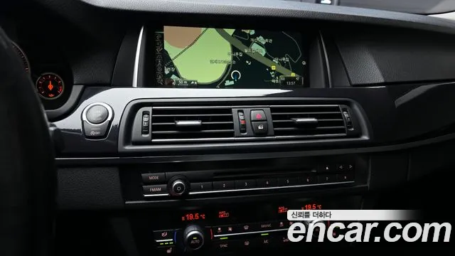 BMW 5-Series 2015 — фото 14