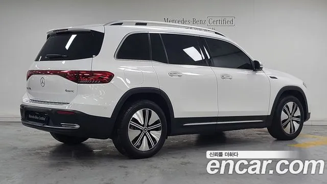 Mercedes-Benz EQB 2023 — фото 2