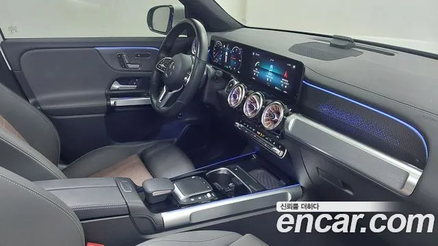 Mercedes-Benz EQB 2023 — фото 13