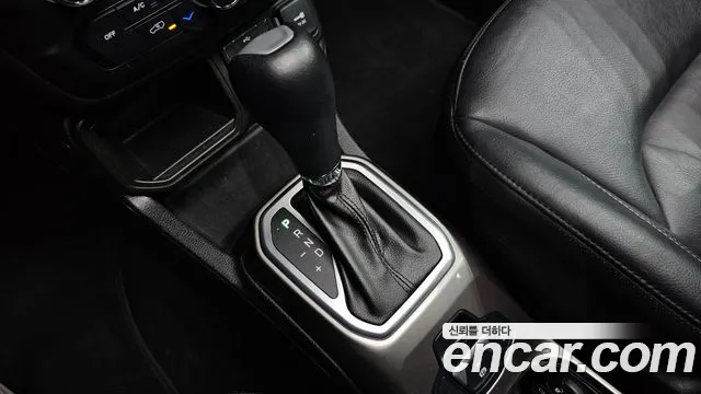 Jeep Renegade 2019 — фото 9