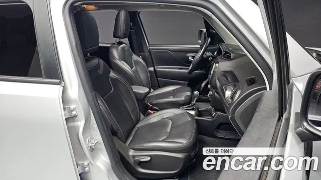 Jeep Renegade 2019 — фото 10
