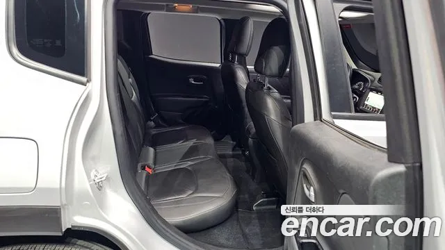 Jeep Renegade 2019 — фото 11