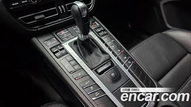 Porsche Macan 2021 — фото 9