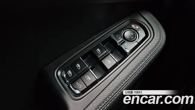 Porsche Macan 2021 — фото 18