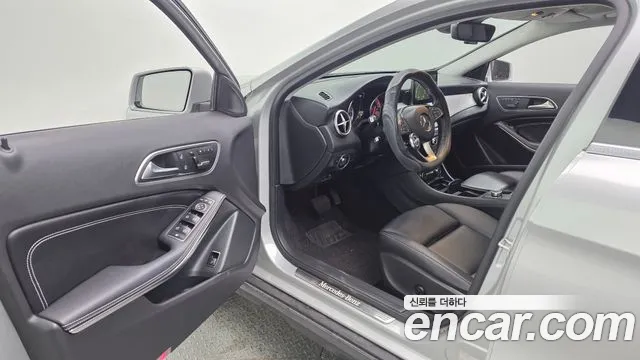 Mercedes-Benz GLA-Class 2017 — фото 10