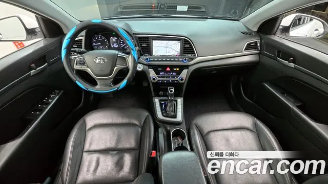 Hyundai AVANTE 2017 — фото 7