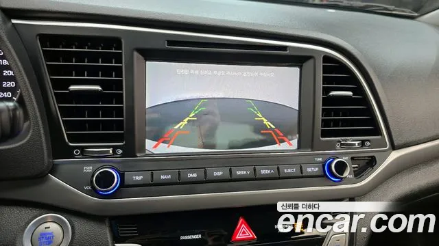 Hyundai AVANTE 2017 — фото 15
