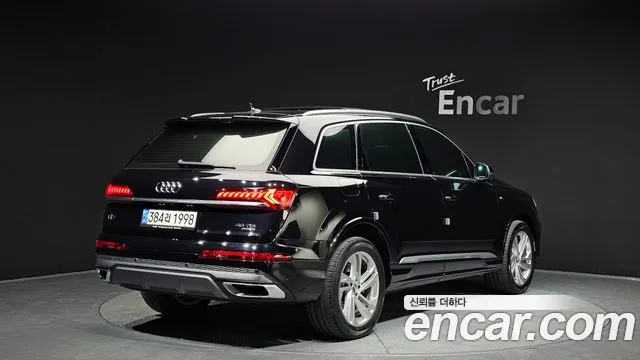 Audi Q7 2020 — фото 2