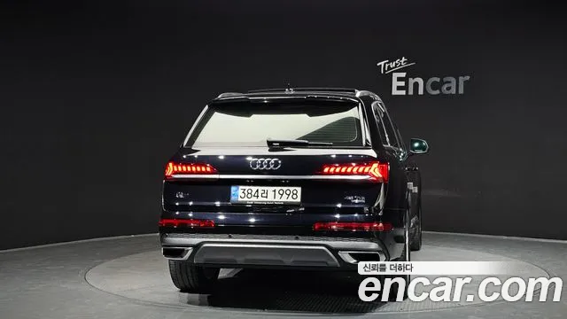 Audi Q7 2020 — фото 4