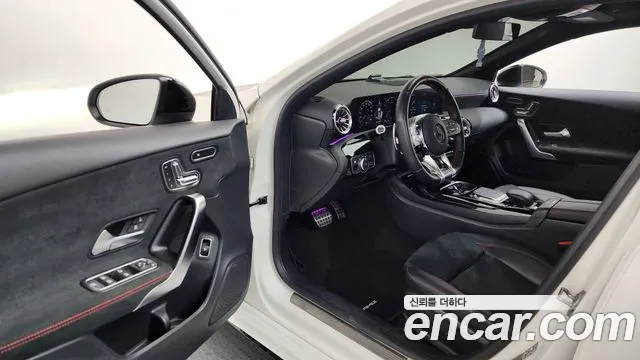 Mercedes-Benz A-Class 2023 — фото 10