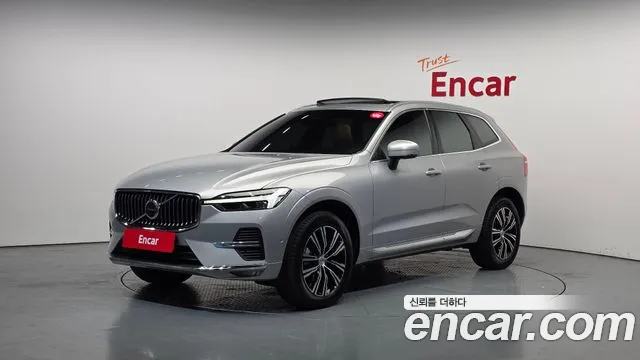Volvo XC60 2022 — фото 1