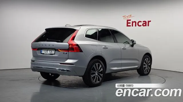Volvo XC60 2022 — фото 2