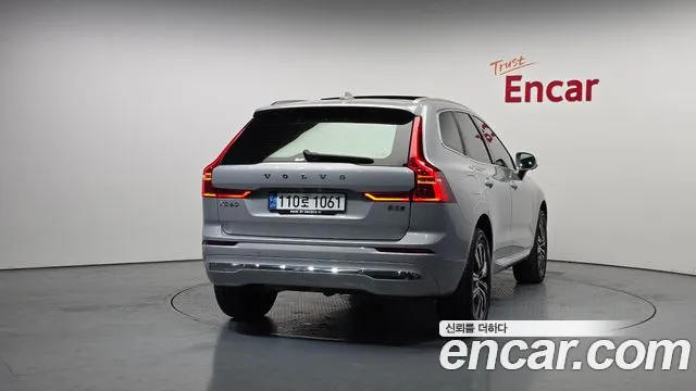 Volvo XC60 2022 — фото 4