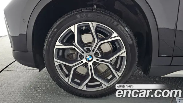 BMW X1 2021 — фото 4
