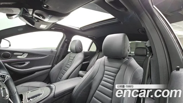 Mercedes-Benz E-Class 2023 — фото 19