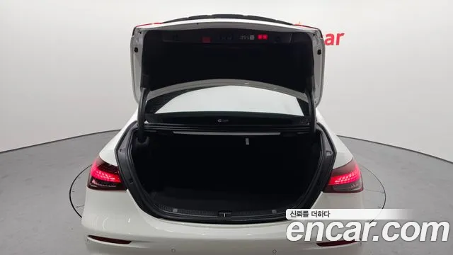 Mercedes-Benz E-Class 2023 — фото 20