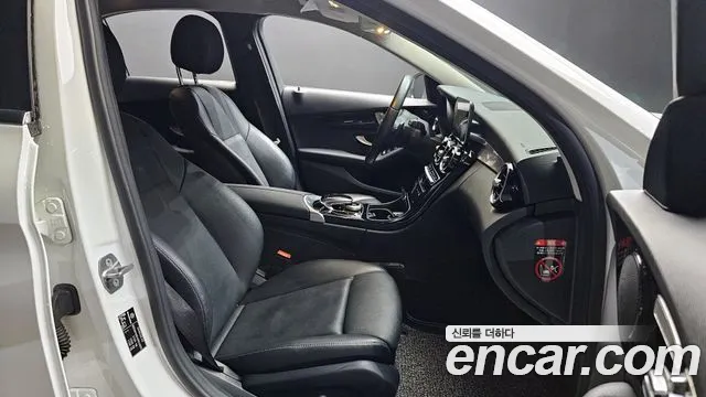Mercedes-Benz C-Class 2019 — фото 10