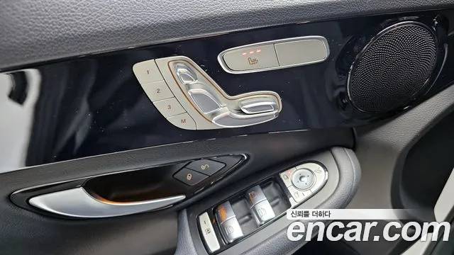 Mercedes-Benz C-Class 2019 — фото 18