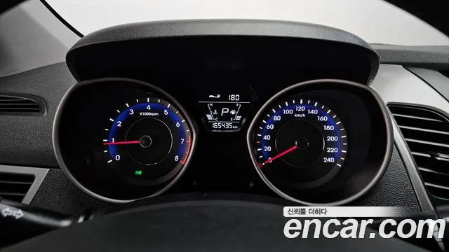 Hyundai AVANTE 2015 — фото 8