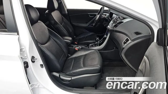 Hyundai AVANTE 2015 — фото 10