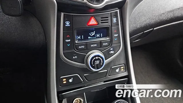 Hyundai AVANTE 2015 — фото 18