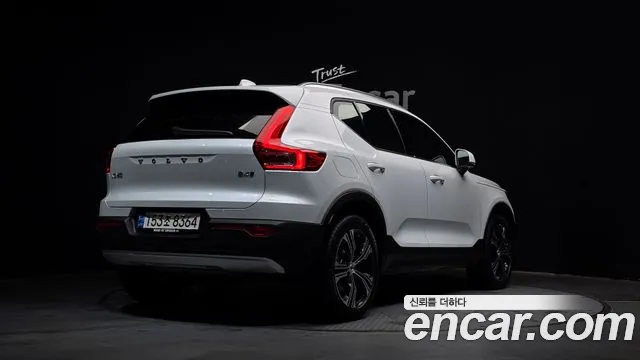 Volvo XC40 2021 — фото 2