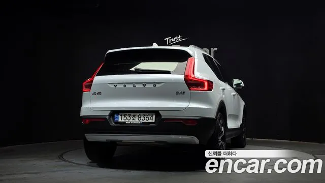 Volvo XC40 2021 — фото 4
