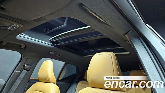 Volvo XC40 2021 — фото 19