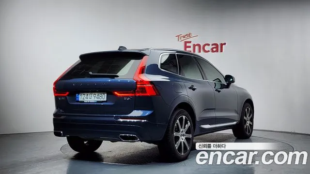 Volvo XC60 2021 — фото 2