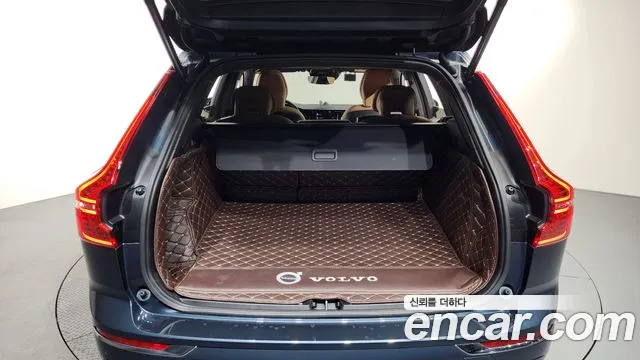 Volvo XC60 2021 — фото 20