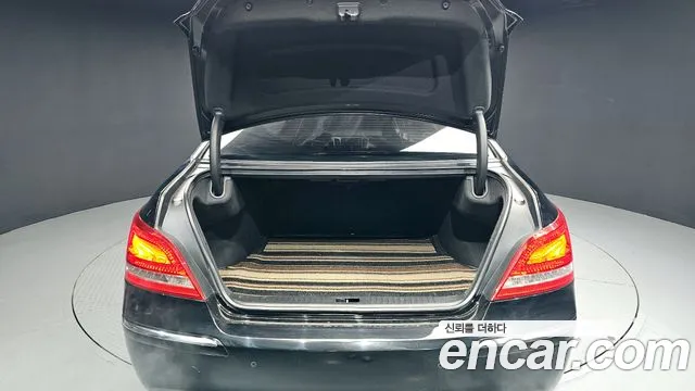 Hyundai Equus 2010 — фото 20