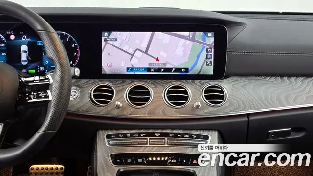 Mercedes-Benz E-Class 2021 — фото 14