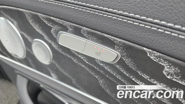 Mercedes-Benz E-Class 2021 — фото 19